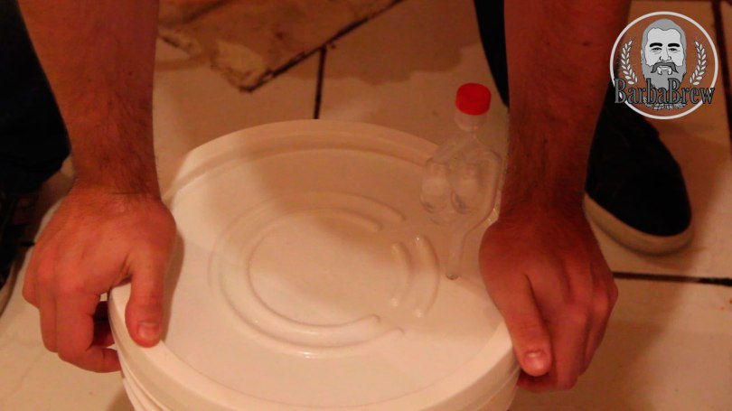 Fermentador e Airlock