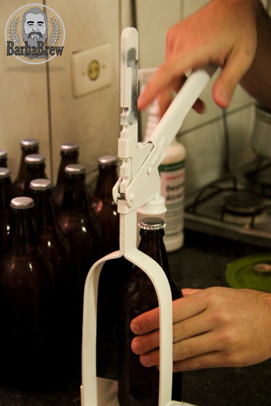 Lacrando as garrafas