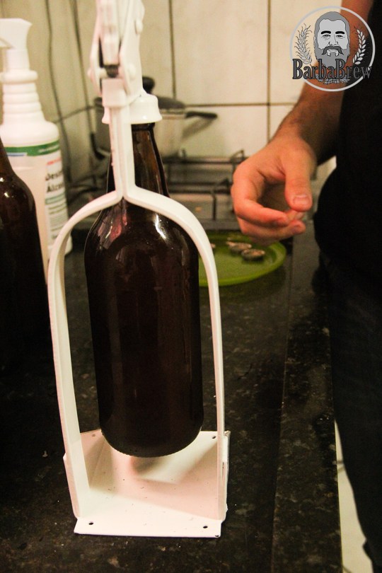 Lacrando as garrafas