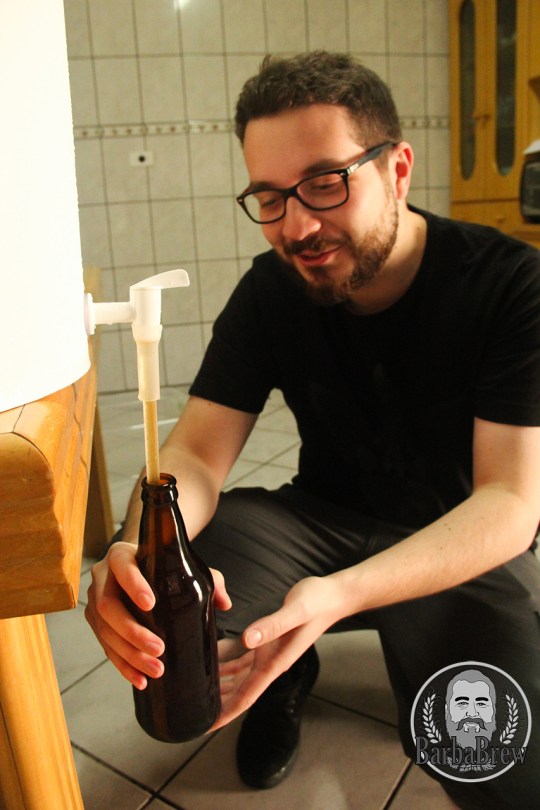 Enchendo as garrafas